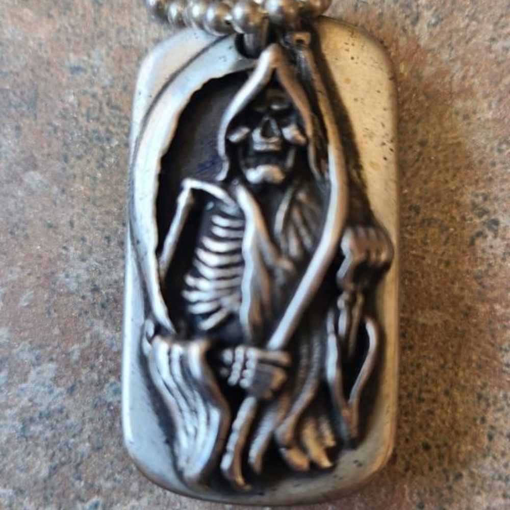 Stanley Guess Dog tag necklace